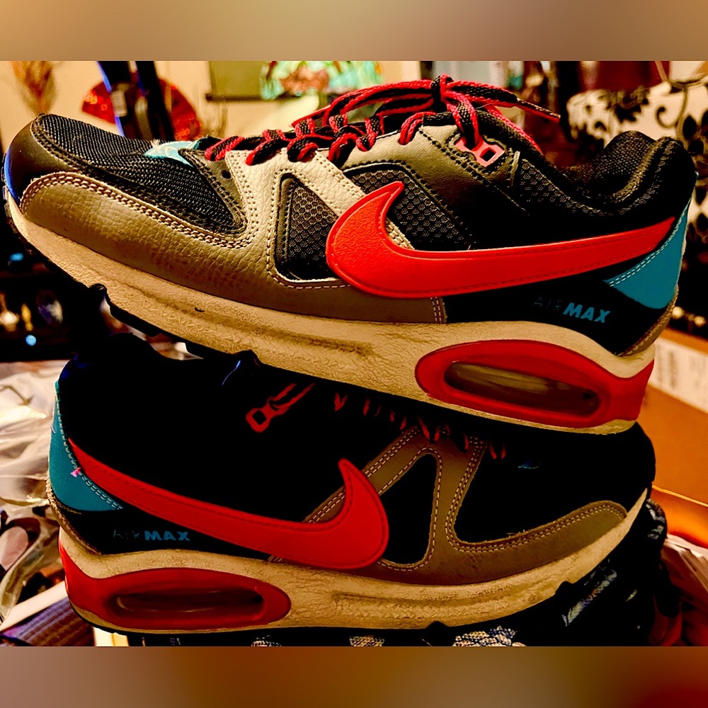EUC Women’s Nike Airmax Size 10